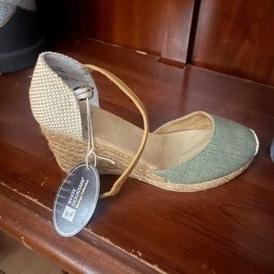 White Mountain Wedge Ankle Strap Sandals